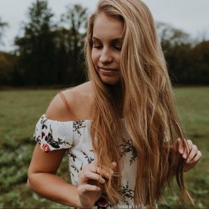 Meet your Posher, Elizabeth